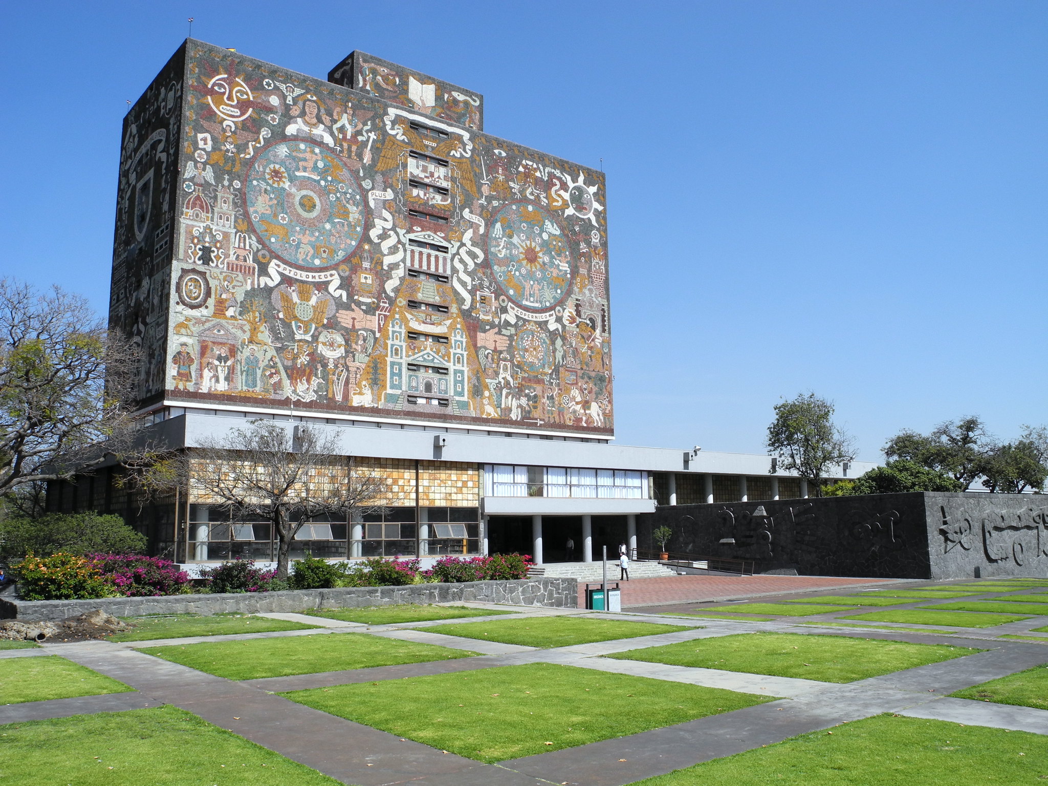 Building: Universidad Nacional Autónoma de México